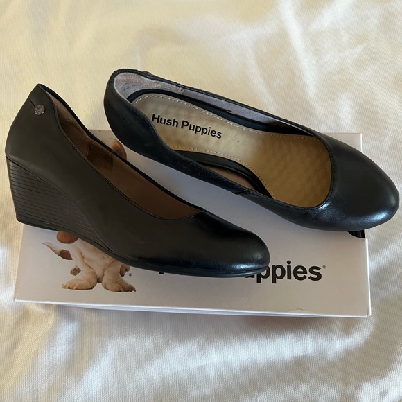 Hush Puppies Leather Wedge Pumps  - size US 6 - Picture 5 of 6